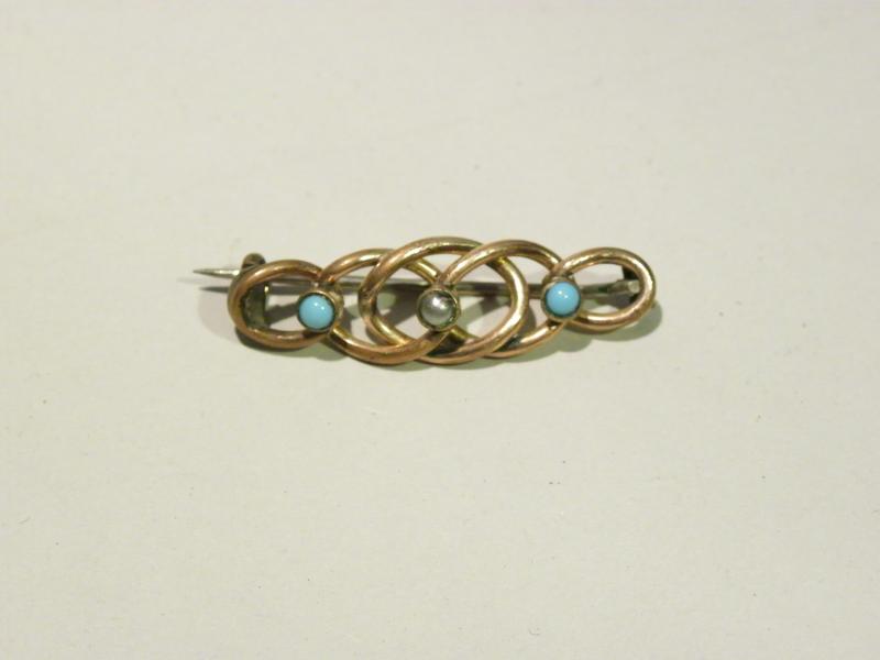 Vintage Yellow Metal and Stone Set Brooch