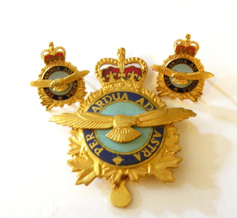 Vintage Royal Canadian Air Force Cap Badge & Collars.