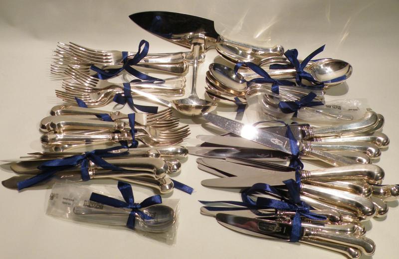 Stunning Butler of Sheffield A1 Plate set of Cutlery Pistol Grip & Rat Tail