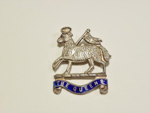WW1 Silver Queens Reg Sweetheart Brooch.