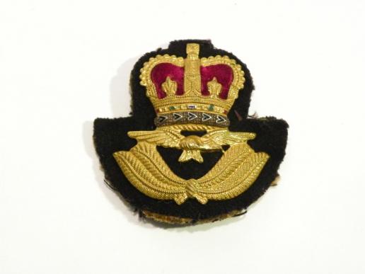 QEII W.R.A.F. officers Cap Badge.