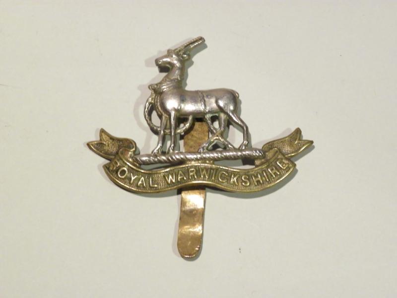 Vintage Royal Warwickshire Regiment Cap Badge.