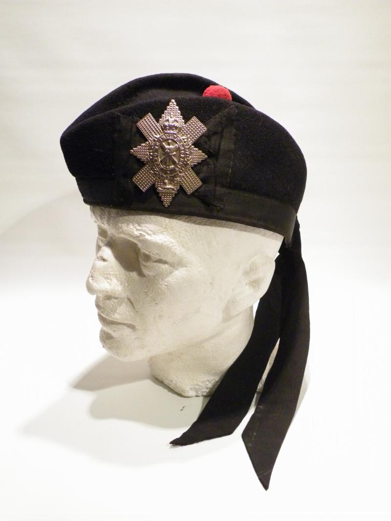 WW2 Black Watch Glengarry & Badge.