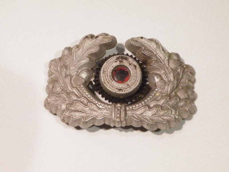 WW2 German Visor Cap Wreath & Cockade.