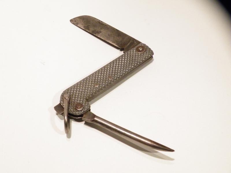 Large Military Jack Knife.