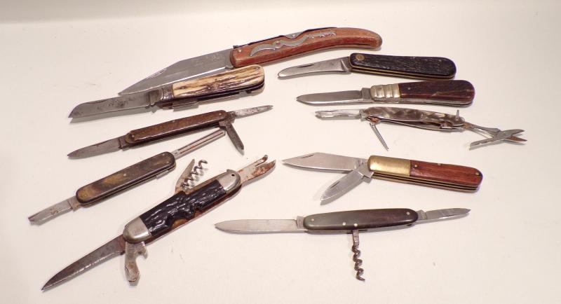 10 Vintage Folding Knives.