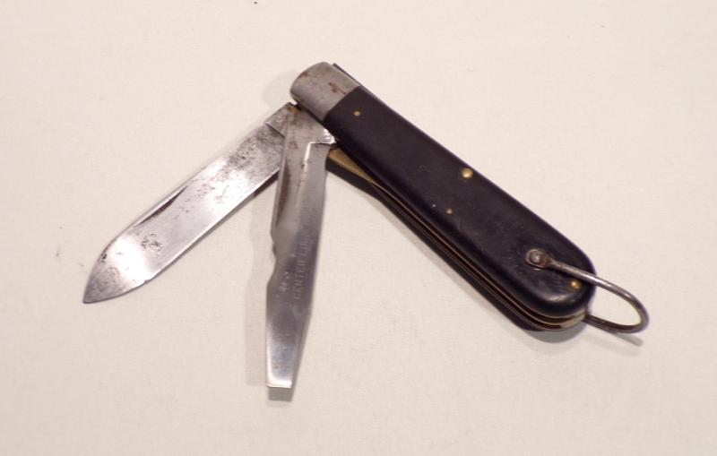 Vintage Camillus Folding Pocket Knife.