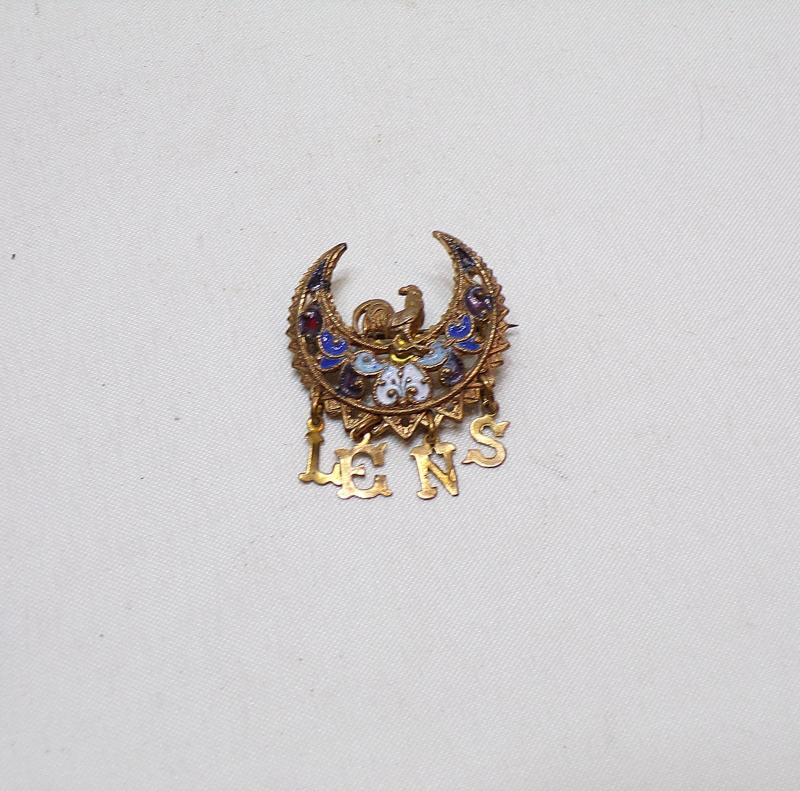 WW1 Brass & Enamel Sweetheart Brooch – LENS Hill 70