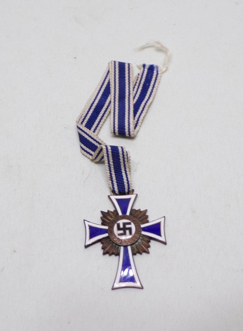 WW2 Era German Mothers Cross in Bronze.