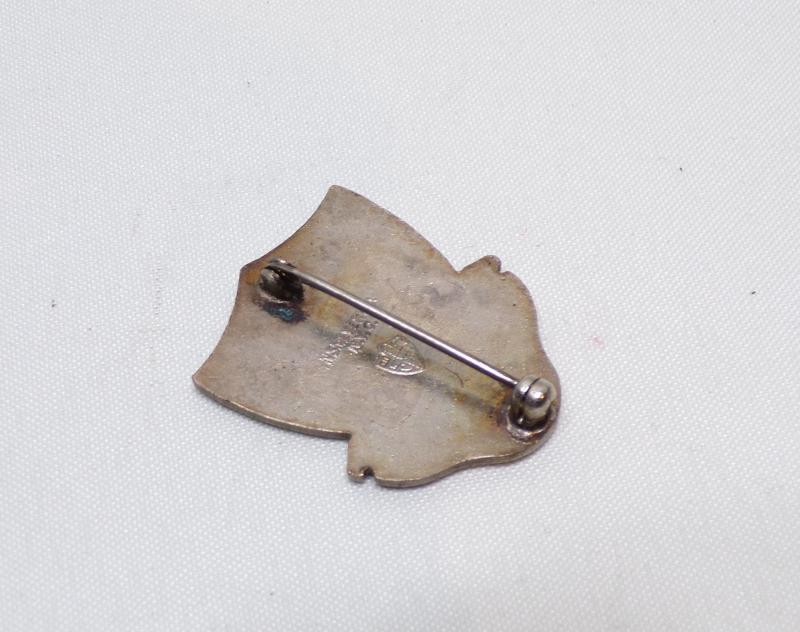 Vintage USA Pin Badge -362nd Army Regiment