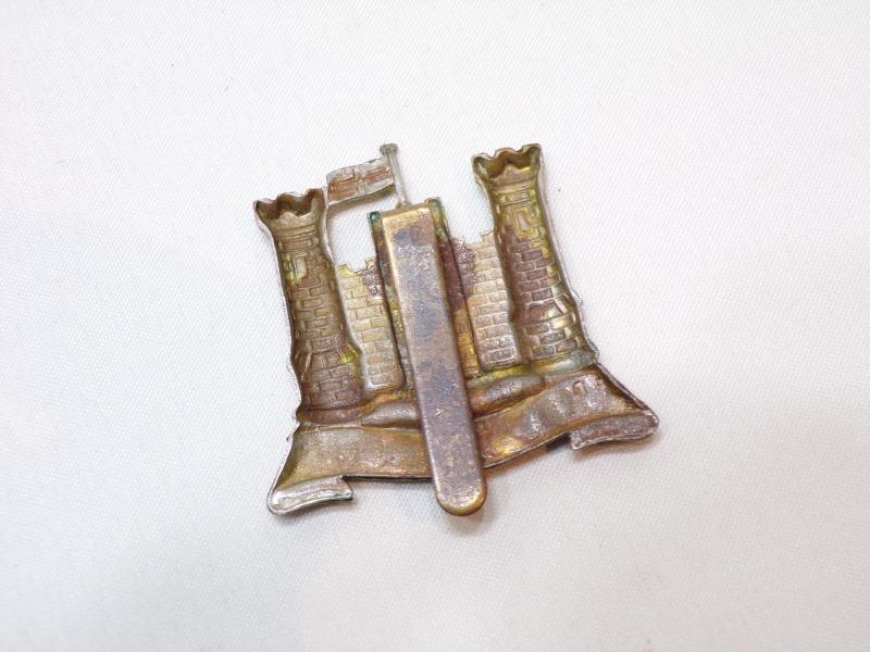 WW1 Era Inniskilling Dragoon Guards Cap Badge.