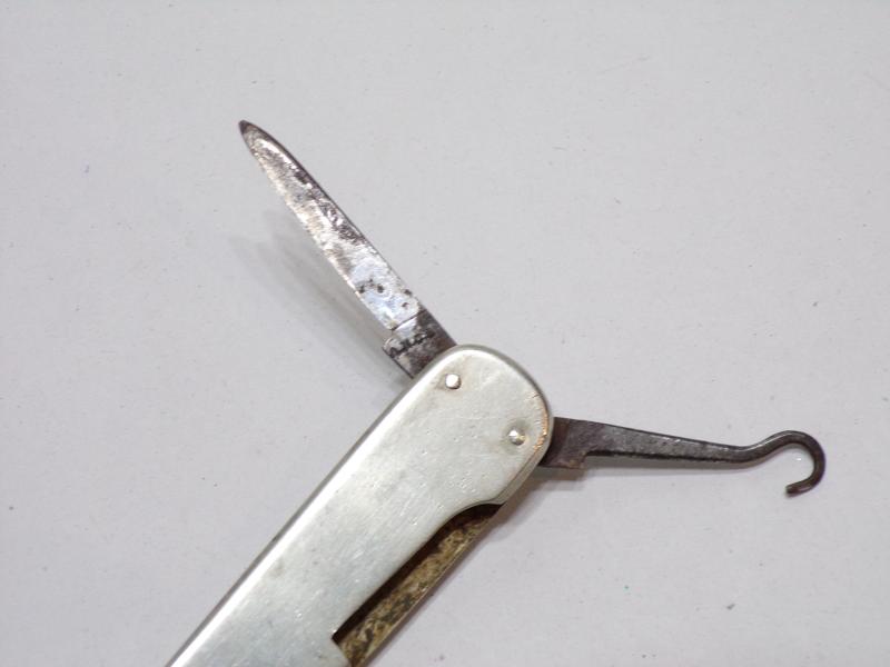 Vintage Folding Turnkey Knife.